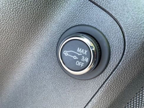 Used 2023 GMC Acadia AT4 w/ Technology Package image 9