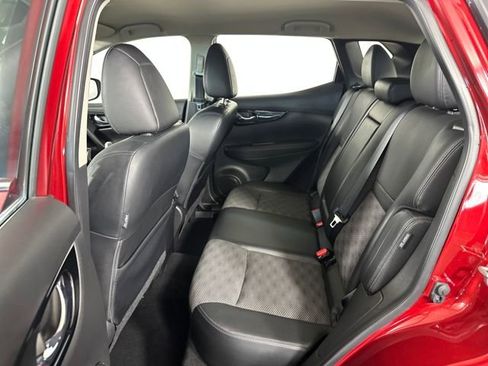 Used 2022 Nissan Rogue Sport SV w/ Technology Package image 25