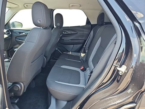 Used 2025 Chevrolet TrailBlazer LT AWD/4WD image 14