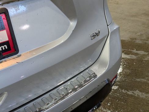 Used 2017 Nissan Rogue SV image 32