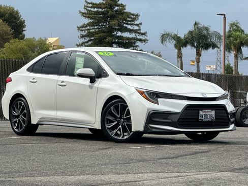 Used 2020 Toyota Corolla SE image 2