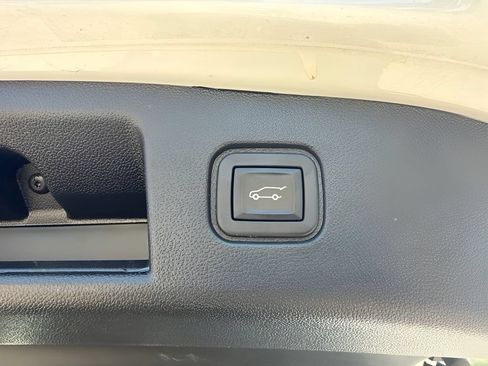 Used 2024 Chevrolet Blazer EV LT AWD/4WD image 32
