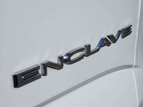 Used 2018 Buick Enclave Essence image 12