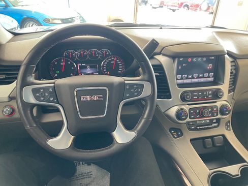Used 2016 GMC Yukon SLT w/ HD Trailering Package image 38