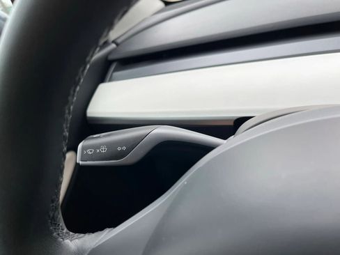 Used 2024 Tesla Model Y Long Range RWD image 18