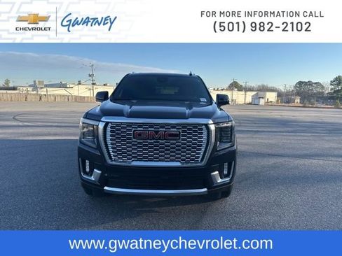 Used 2024 GMC Yukon Denali image 2