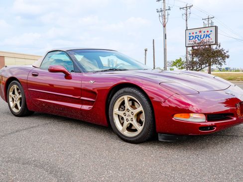 Used 2003 Chevrolet Corvette Convertible w/ Preferred Equipment Group1 RWD image 1