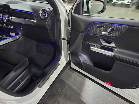 New 2026 Mercedes-Benz GLB 250 4MATIC image 10