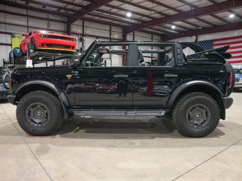 Used 2024 Ford Bronco Badlands image 4