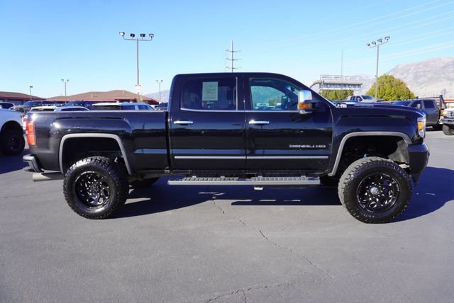 Used 2018 GMC Sierra 3500 Denali AWD/4WD image 13