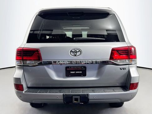Used 2016 Toyota Land Cruiser image 6