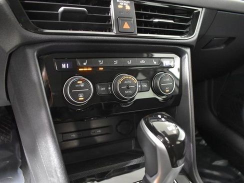 Used 2024 Volkswagen Taos SE image 24