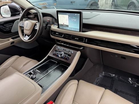 Used 2023 Lincoln Aviator Reserve w/ Equipment Group 201A image 9