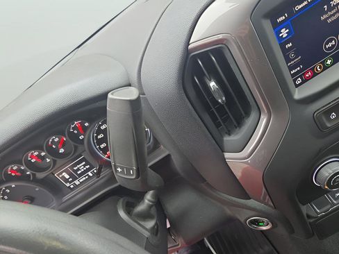 Used 2022 Chevrolet Silverado 1500 Custom AWD/4WD image 31