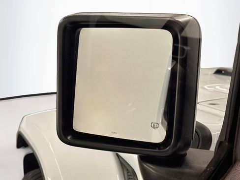 Used 2023 Jeep Wrangler Unlimited Sahara AWD/4WD image 16