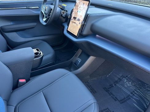 New 2026 Volvo EX30 Cross Country Ultra image 13