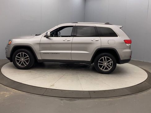 Used 2018 Jeep Grand Cherokee Limited AWD/4WD image 2