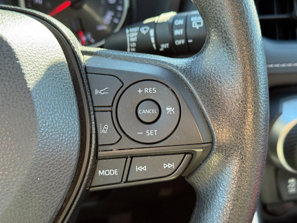 Used 2019 Toyota RAV4 XLE FWD image 27