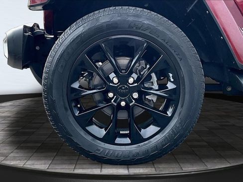 Used 2021 Jeep Wrangler Unlimited Sahara w/ Cold Weather Group AWD/4WD image 39