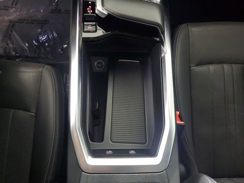 Certified 2021 Audi e-tron Premium Plus w/ Premium Plus Package image 9