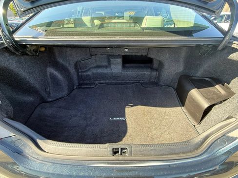 Used 2012 Toyota Camry XLE w/ Leather Pkg FWD image 7