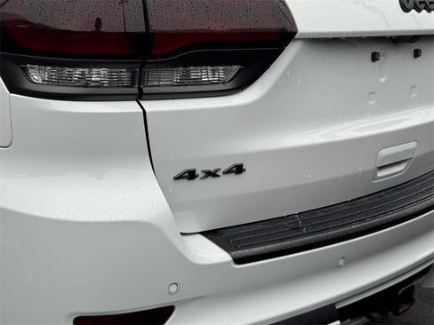 Used 2019 Jeep Grand Cherokee High Altitude image 2