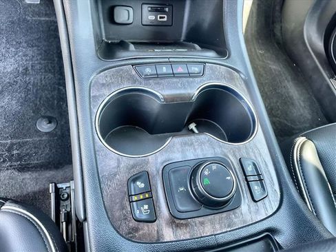 Used 2022 GMC Acadia Denali w/ Denali Ultimate Package image 14