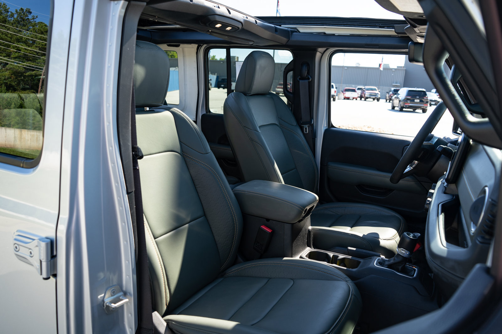 Used 2024 Jeep Wrangler High Altitude AWD/4WD image 23