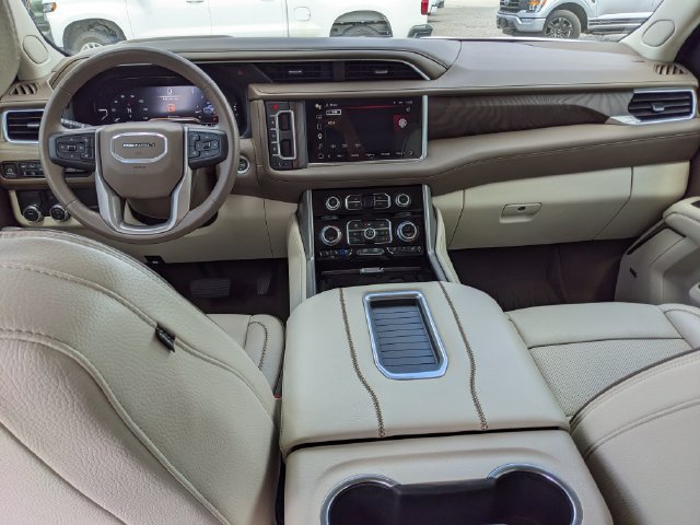 Used 2023 GMC Yukon XL Denali RWD image 16