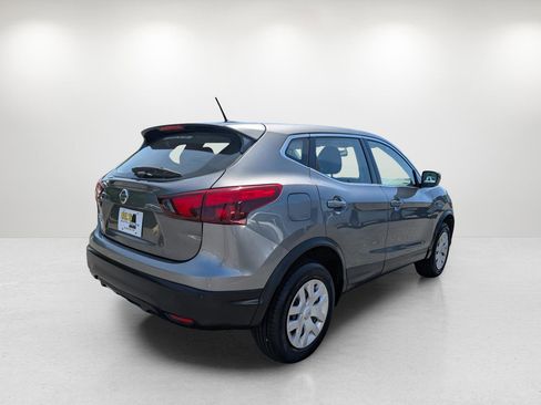 Used 2018 Nissan Rogue Sport S image 5