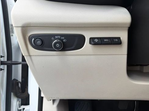 Used 2022 Buick Envision Avenir w/ Technology Package II FWD image 19