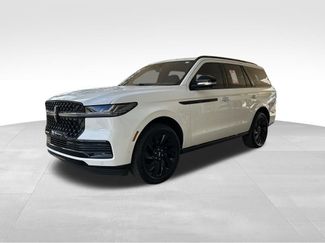 Used 2025 Lincoln Navigator Reserve w/ Jet Appearance Package video 2