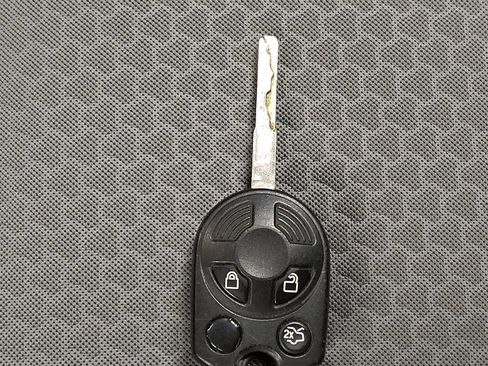 Used 2017 Ford C-MAX SE image 32