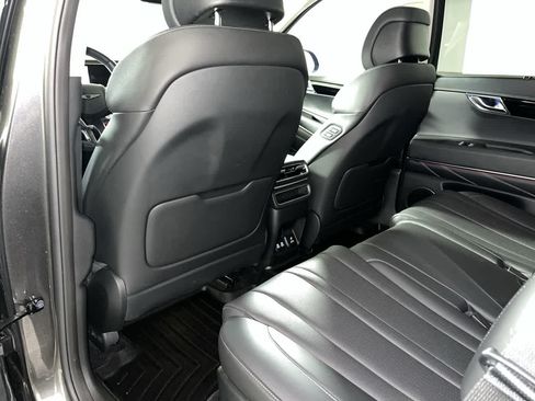Used 2025 Genesis GV80 2.5T AWD/4WD image 25