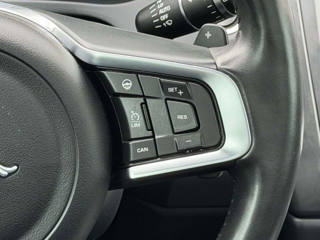 Used 2020 Jaguar E-PACE AWD/4WD image 22