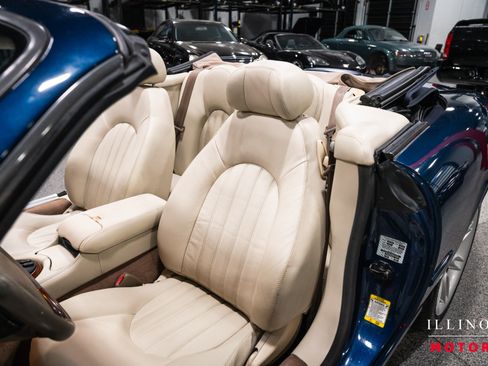 Used 2002 Jaguar XK8 Convertible RWD image 17