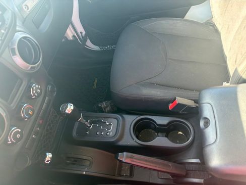 Used 2017 Jeep Wrangler Sport w/ Quick Order Package 24S AWD/4WD image 13