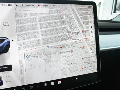 Used 2023 Tesla Model Y Performance image 19