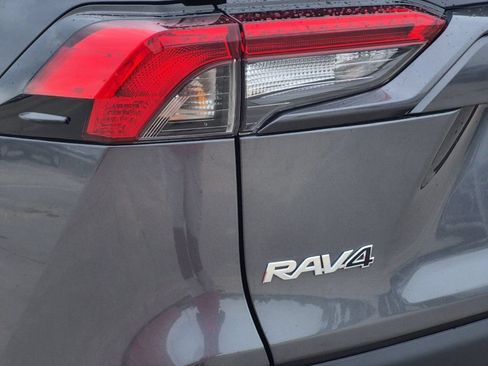Used 2021 Toyota RAV4 XLE FWD image 28