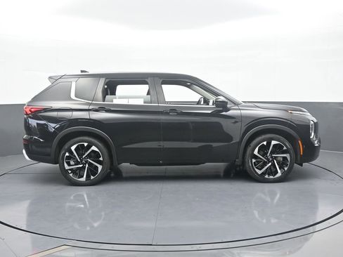 Used 2022 Mitsubishi Outlander SE image 7