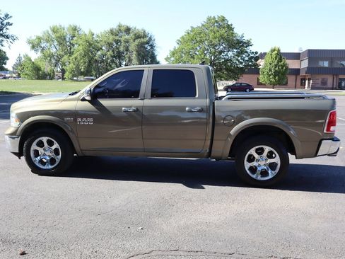 Used 2015 RAM 1500 Laramie w/ Convenience Group AWD/4WD image 9