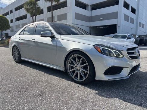 Used 2014 Mercedes-Benz E 350 4MATIC Sedan image 1
