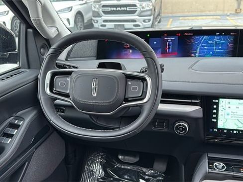 New 2025 Lincoln Navigator L Reserve image 21