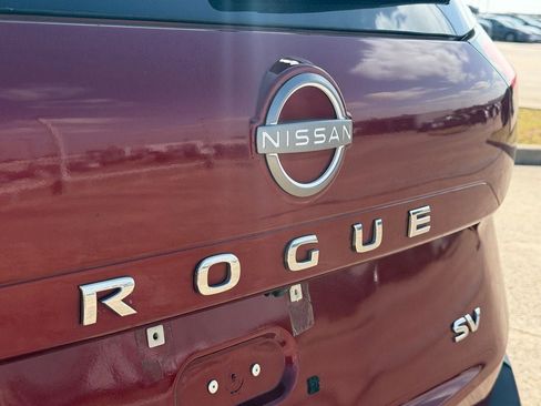 Certified 2023 Nissan Rogue SV FWD image 8