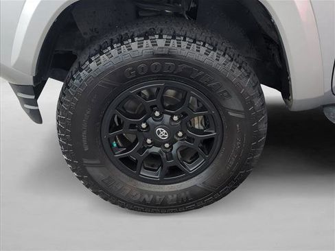 Certified 2020 Toyota Tacoma SR5 w/ Technology Package image 26