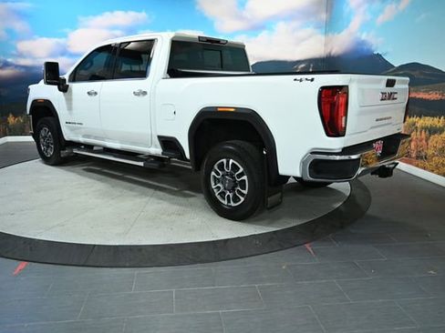 Used 2022 GMC Sierra 2500 SLT w/ SLT Convenience Package image 5