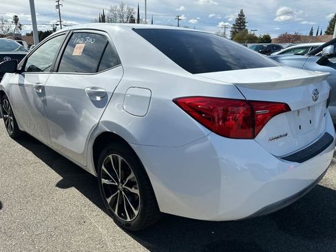Used 2018 Toyota Corolla SE w/ Carpet Mat Package (TMS) image 4
