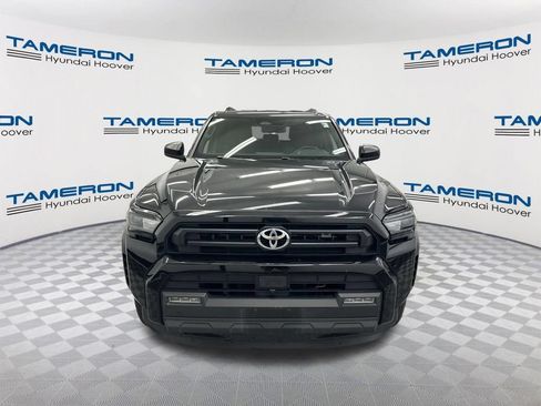 Used 2025 Toyota 4Runner SR5 AWD/4WD image 8