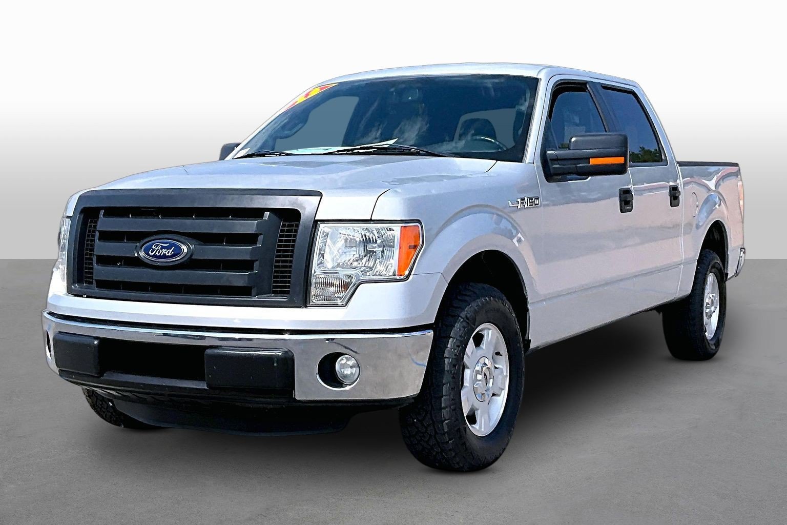 Used 2013 Ford F150 XLT w/ Mid Equipment Group RWD image 1