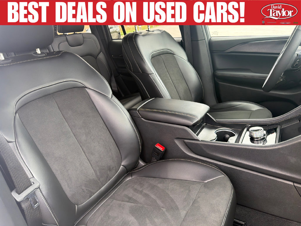Used 2025 Jeep Grand Cherokee Altitude w/ Trailer Tow Package AWD/4WD image 26